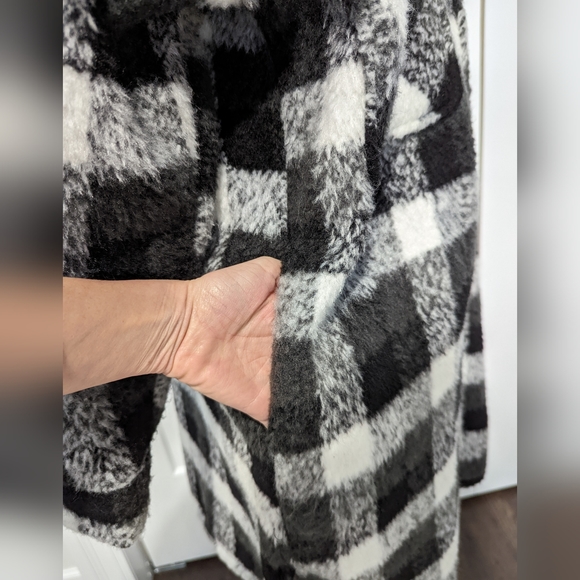 RD STYLE FUZZY PLAID JACKET - Picture 4 of 8